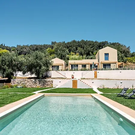 Kumquart Guesthouse, 20 People, Private Pool Tatil Evi Dáfni