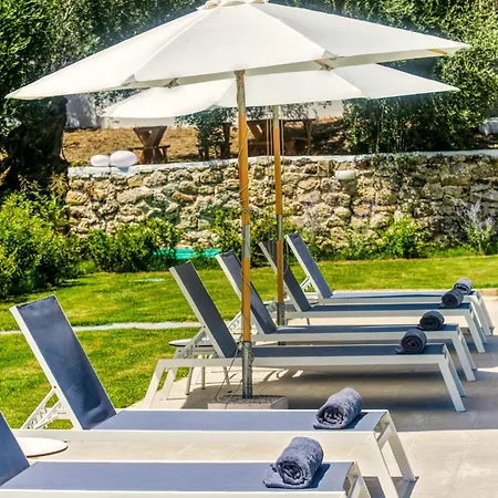 Kumquart Guesthouse, 20 People, Private Pool