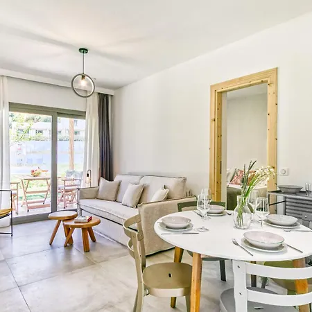 Kumquart Guesthouse, 20 People, Private Pool Hébergement de vacances *