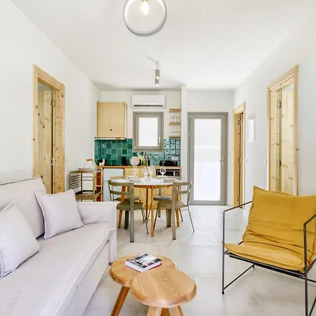 Kumquart Guesthouse, 20 People, Private Pool