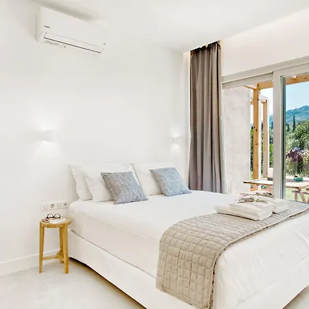 Kumquart Guesthouse, 20 People, Private Pool Holiday home