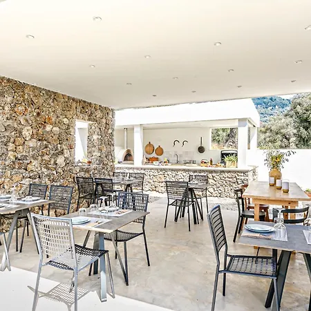 Kumquart Guesthouse, 20 People, Private Pool Semesterbostad