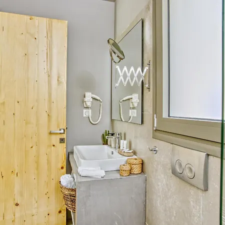 Kumquart Guesthouse, 20 People, Private Pool Semesterbostad