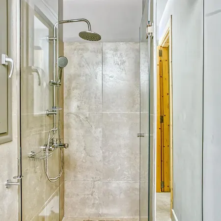 Kumquart Guesthouse, 20 People, Private Pool Feriehus