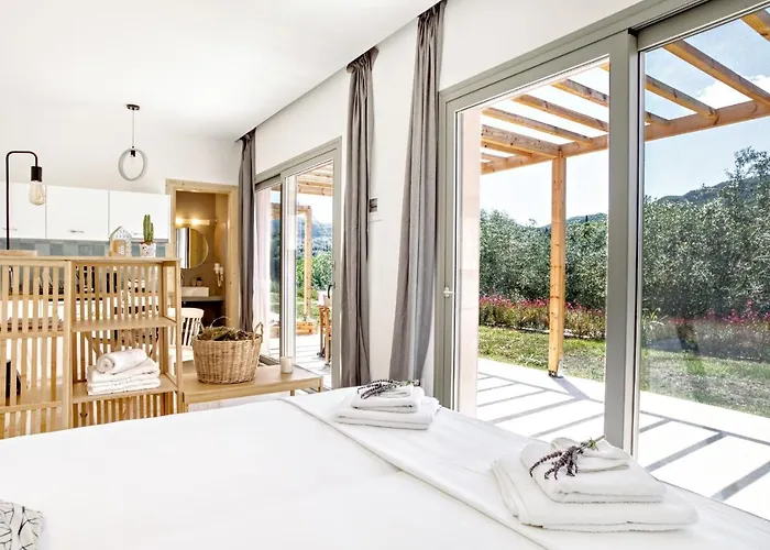 Kumquart Guesthouse, 20 People, Private Pool *