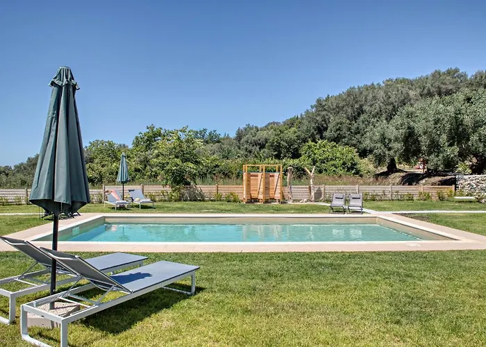 Kumquart Guesthouse, 20 People, Private Pool