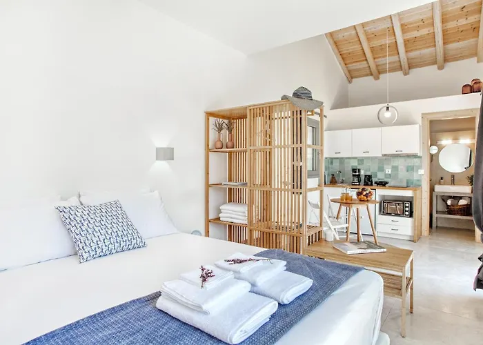 Kumquart Guesthouse, 20 People, Private Pool *