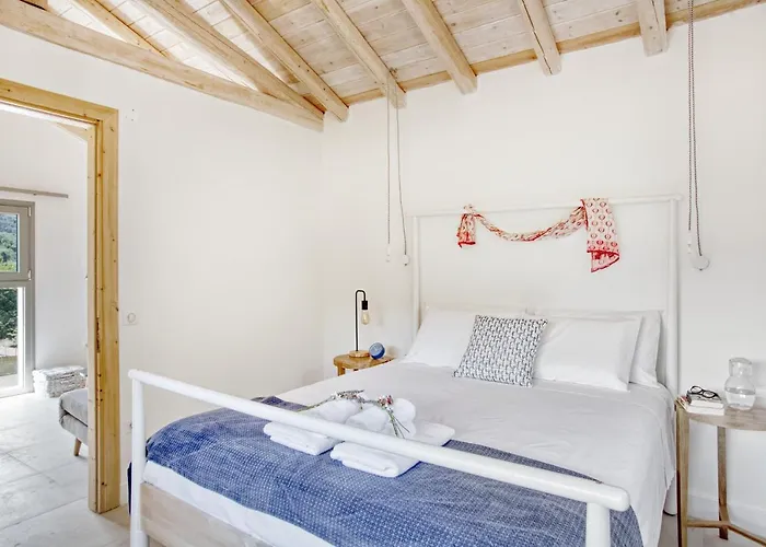 Kumquart Guesthouse, 20 People, Private Pool Dáfni