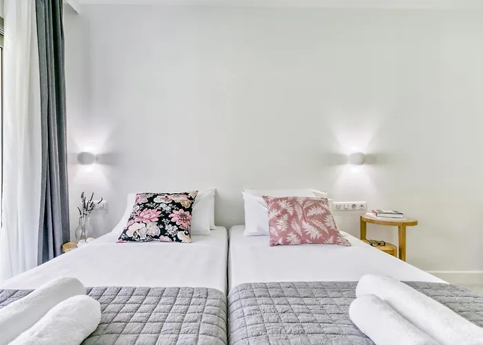 Kumquart Guesthouse, 20 People, Private Pool 펜션 Dáfni