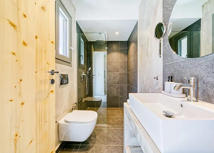 Kumquart Guesthouse, 20 People, Private Pool *