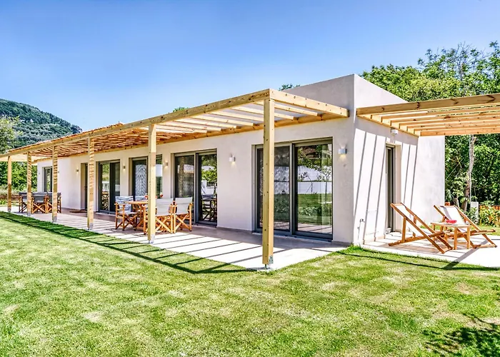 Kumquart Guesthouse, 20 People, Private Pool *