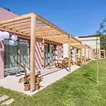 Kumquart Guesthouse, 20 People, Private Pool