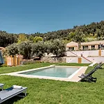 Hébergement de vacances Kumquart Guesthouse, 20 People, Private Pool