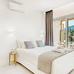 Kumquart Guesthouse, 20 People, Private Pool Hébergement de vacances