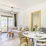 Kumquart Guesthouse, 20 People, Private Pool Hébergement de vacances *