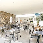 Kumquart Guesthouse, 20 People, Private Pool Hébergement de vacances