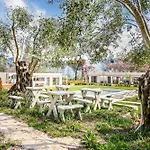 Kumquart Guesthouse, 20 People, Private Pool Hébergement de vacances