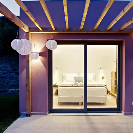 Kumquart Guesthouse, 20 People, Private Pool Semesterbostad