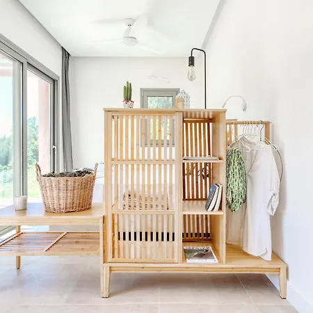 Dom wakacyjny Kumquart Guesthouse, 20 People, Private Pool Dáfni