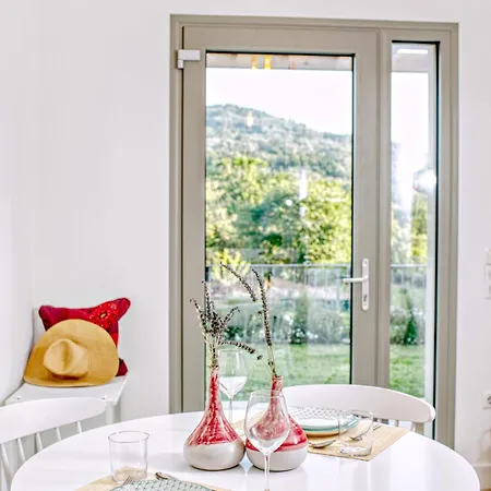 Kumquart Guesthouse, 20 People, Private Pool Dáfni