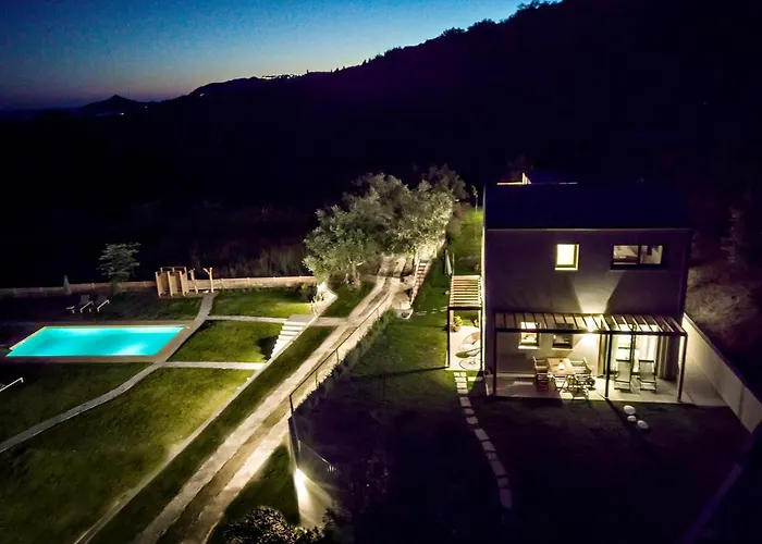 Kumquart Guesthouse, 20 People, Private Pool